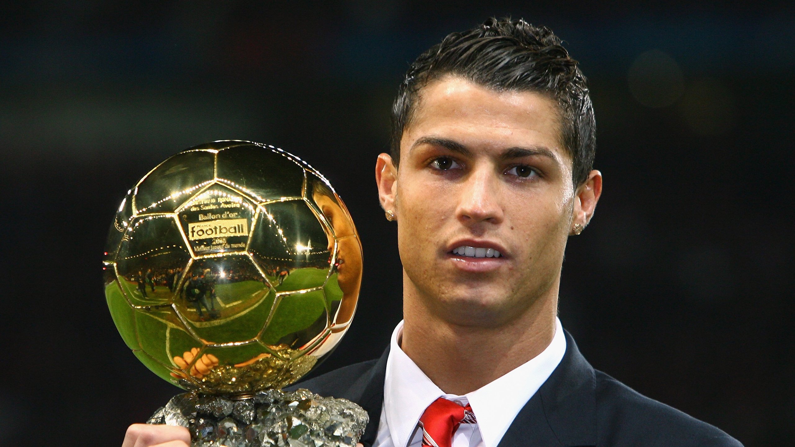 25.5亿欧元对决！低迷利物浦再遇克星皇马，利物浦与皇马对决过几次