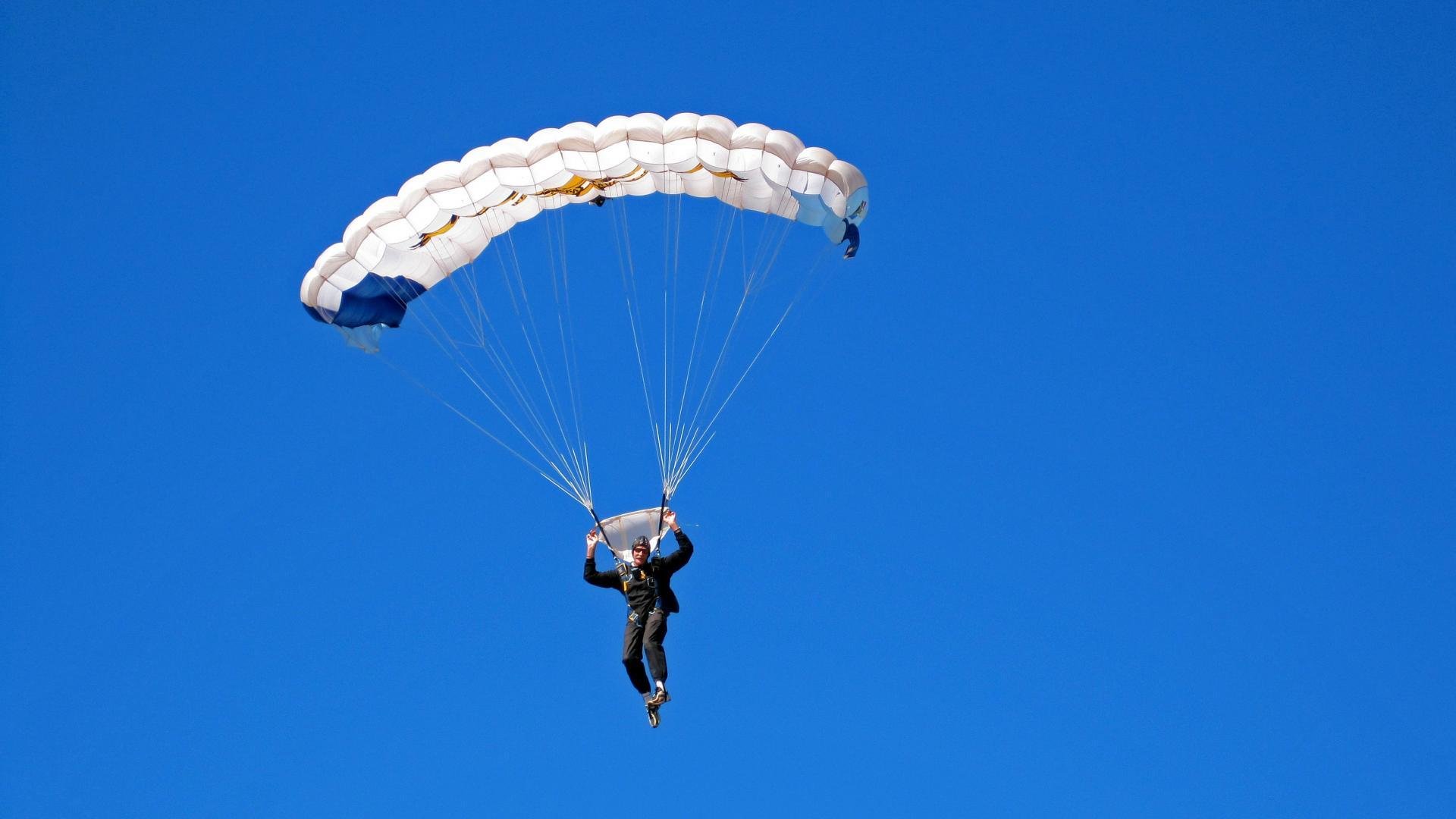 法甲激烈对抗：攻势不断，精彩纷呈，法甲对抗强吗